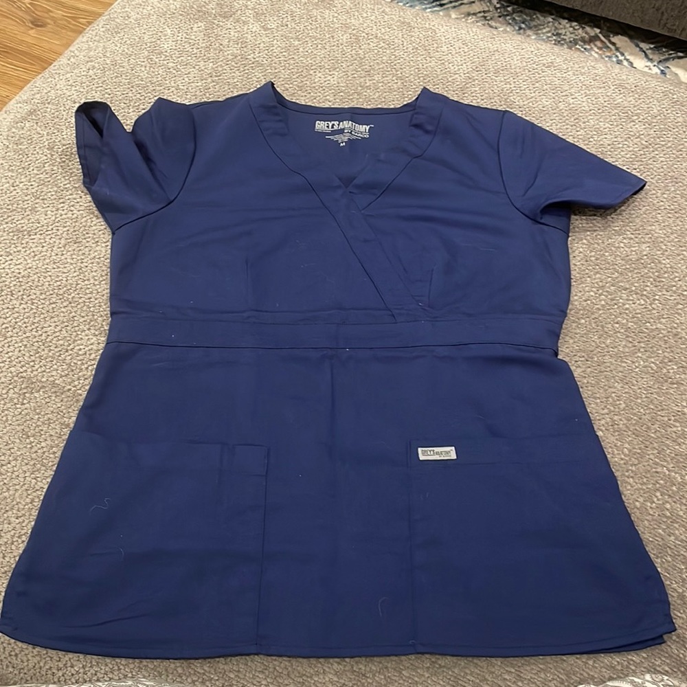 Last chance, donating after 1/1/2024!!! Grays Anatomy Scrub Top